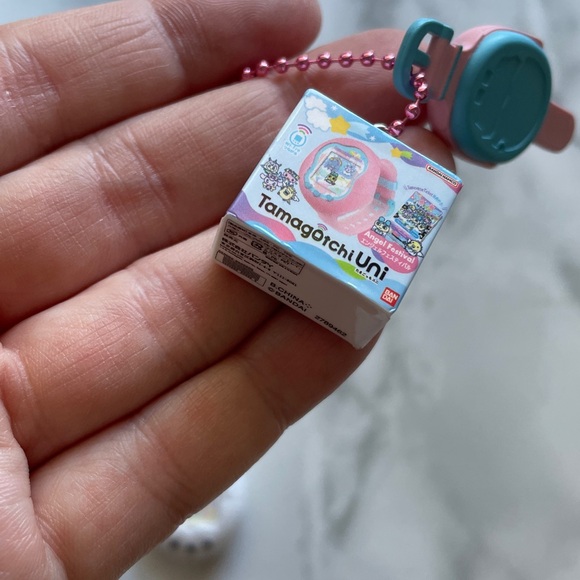 Bandai - Tamagotchi GASHAPON Keychain/badge LOT - Picture 10 of 11